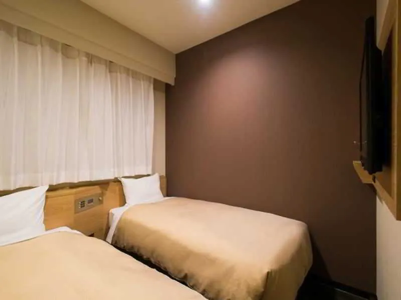 Via Inn Shin Osaka West 3*,